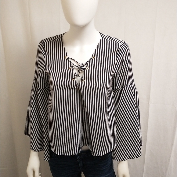 Zara Tops - Zara Black & White Top